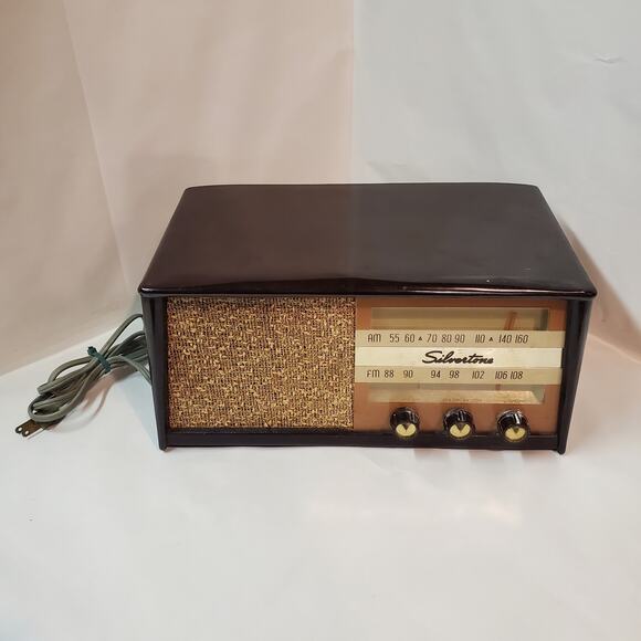 Vintage Radio - Still Hotter Than Your Tinder Date - Picture 1 of 12